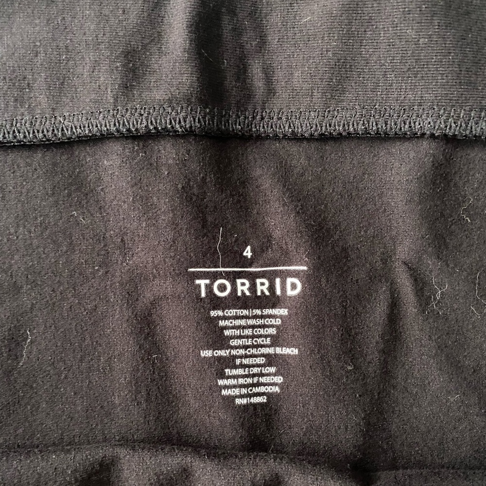 Torrid size 4 pencil skirt
